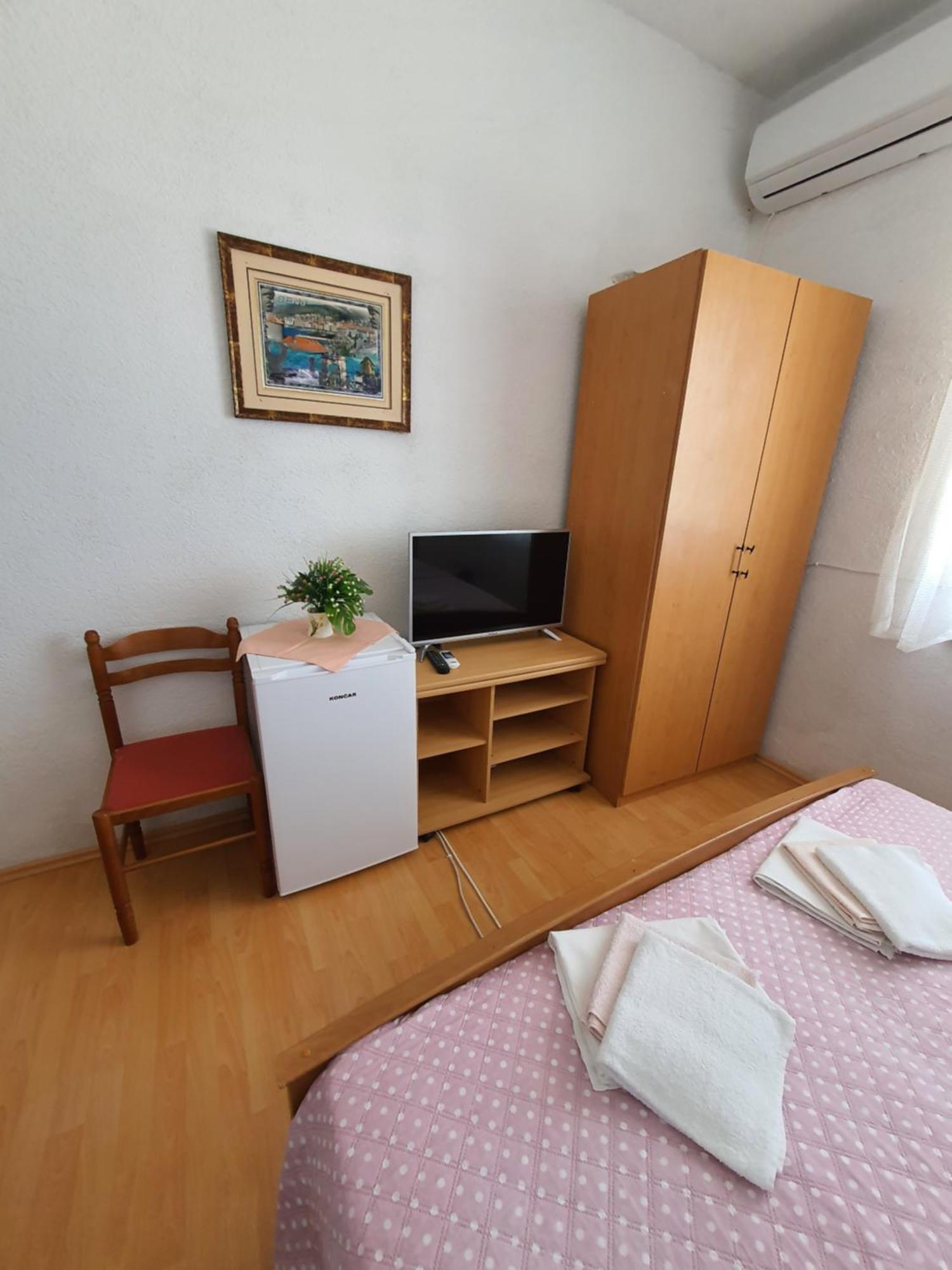 Apartments - Buffet 2B Sveti Juraj Ruang foto