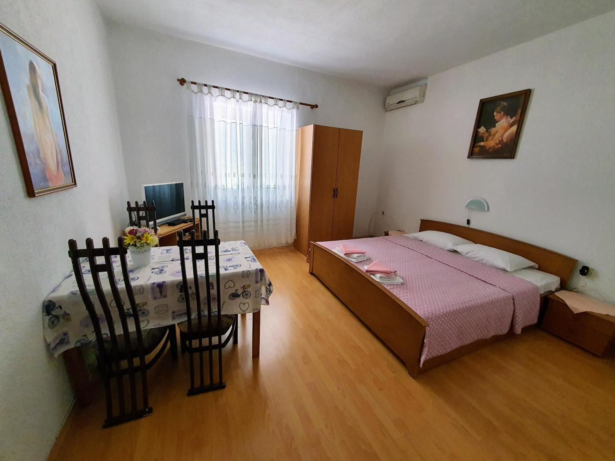 Apartments - Buffet 2B Sveti Juraj Ruang foto